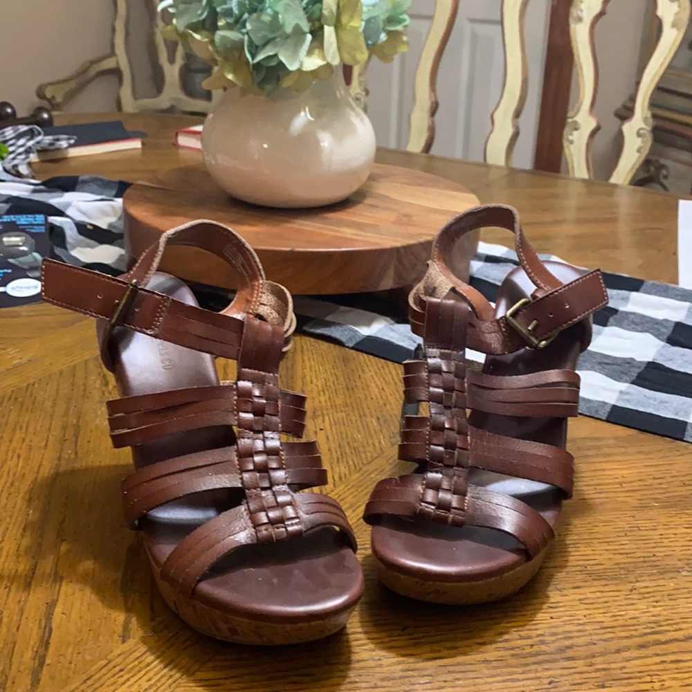 Brown wedges